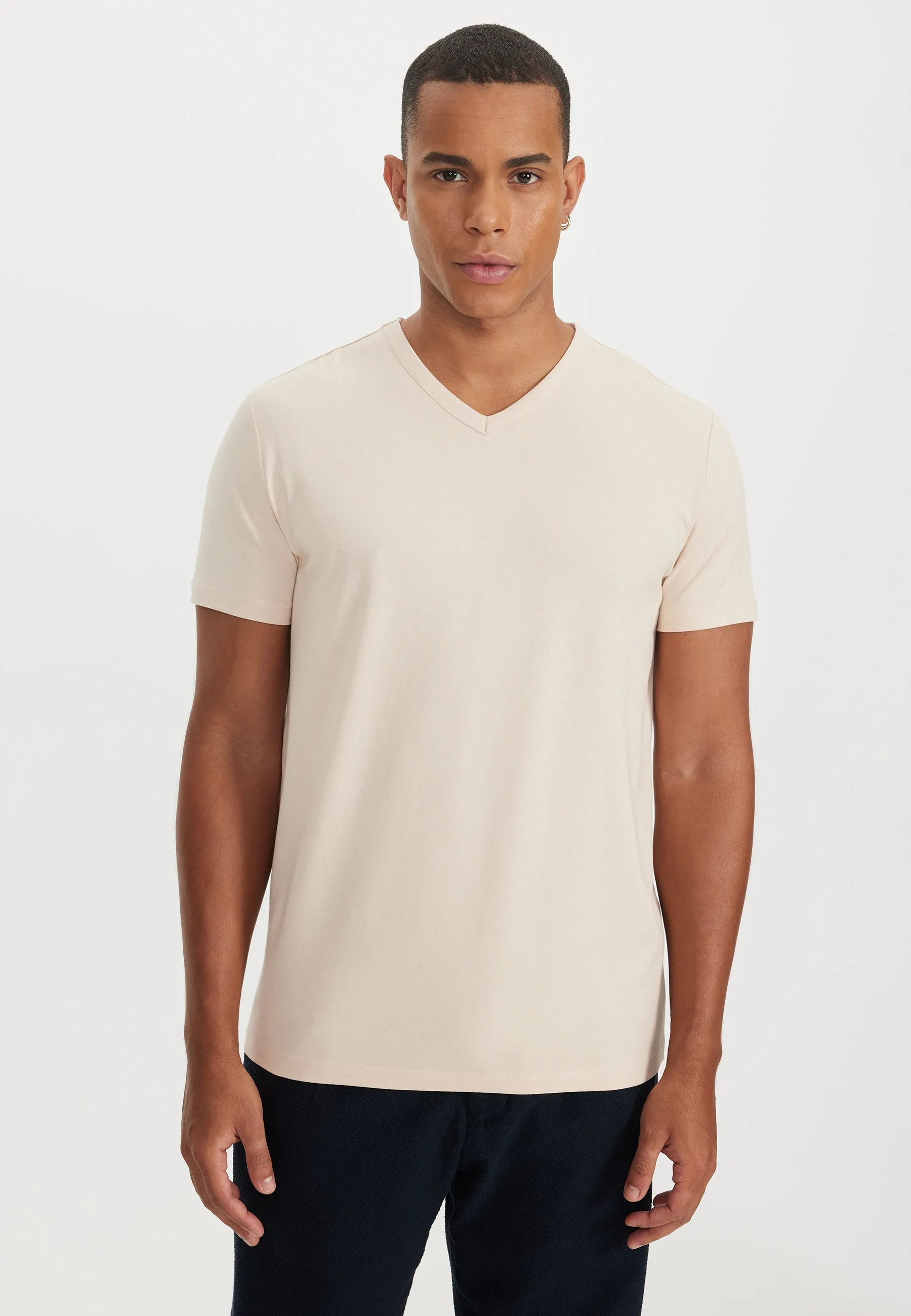 Açık Kahve V-Yaka Regular Fit Pamuk Elastan Karışıklı Basic Erkek T-Shirt THEO