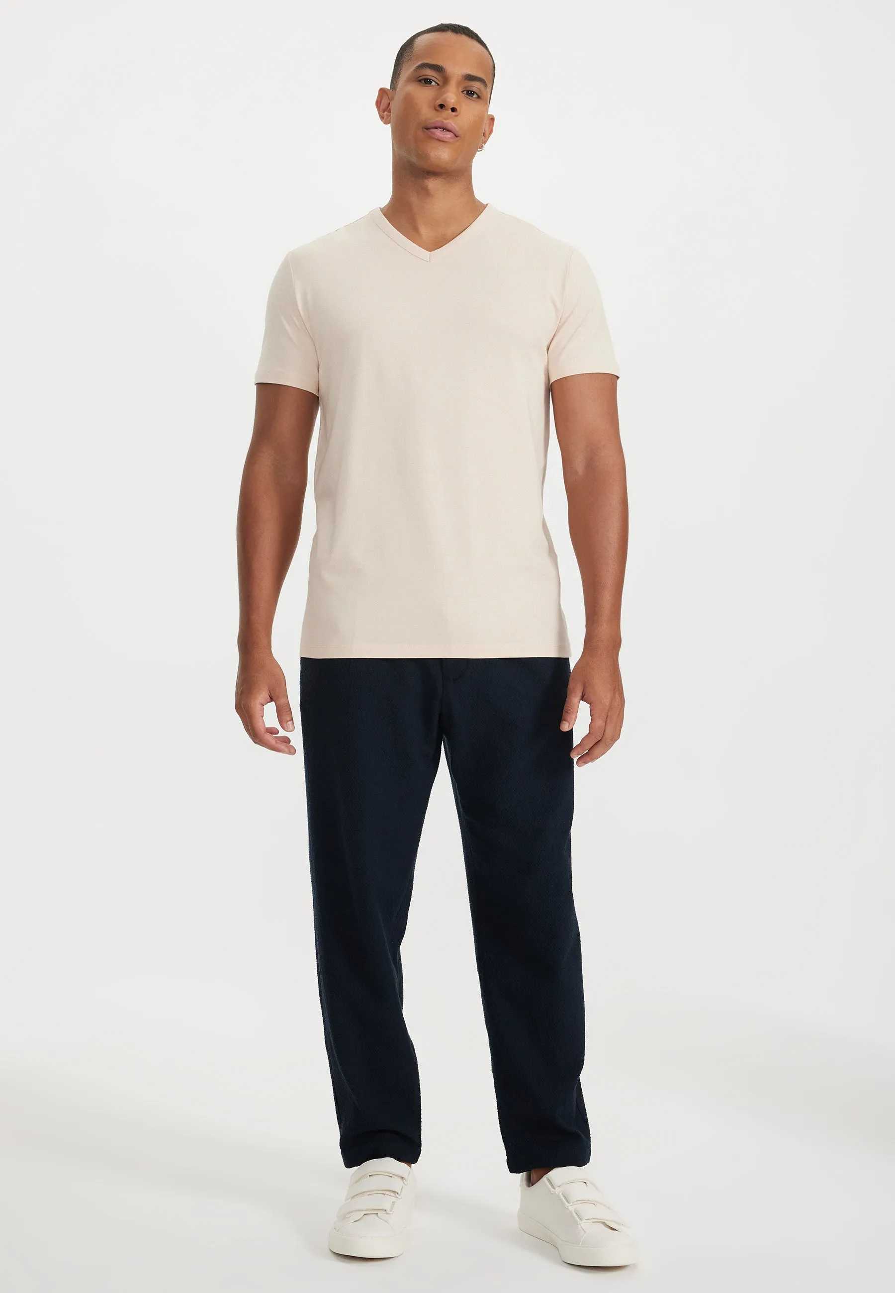 Açık Kahve V-Yaka Regular Fit Pamuk Elastan Karışıklı Basic Erkek T-Shirt THEO