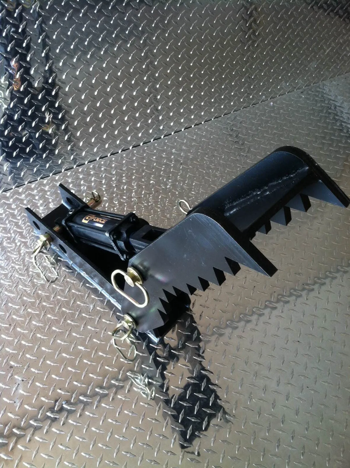 Basic Hydraulic Excavator Thumb Attachment | Backhoe Thumb Attachment