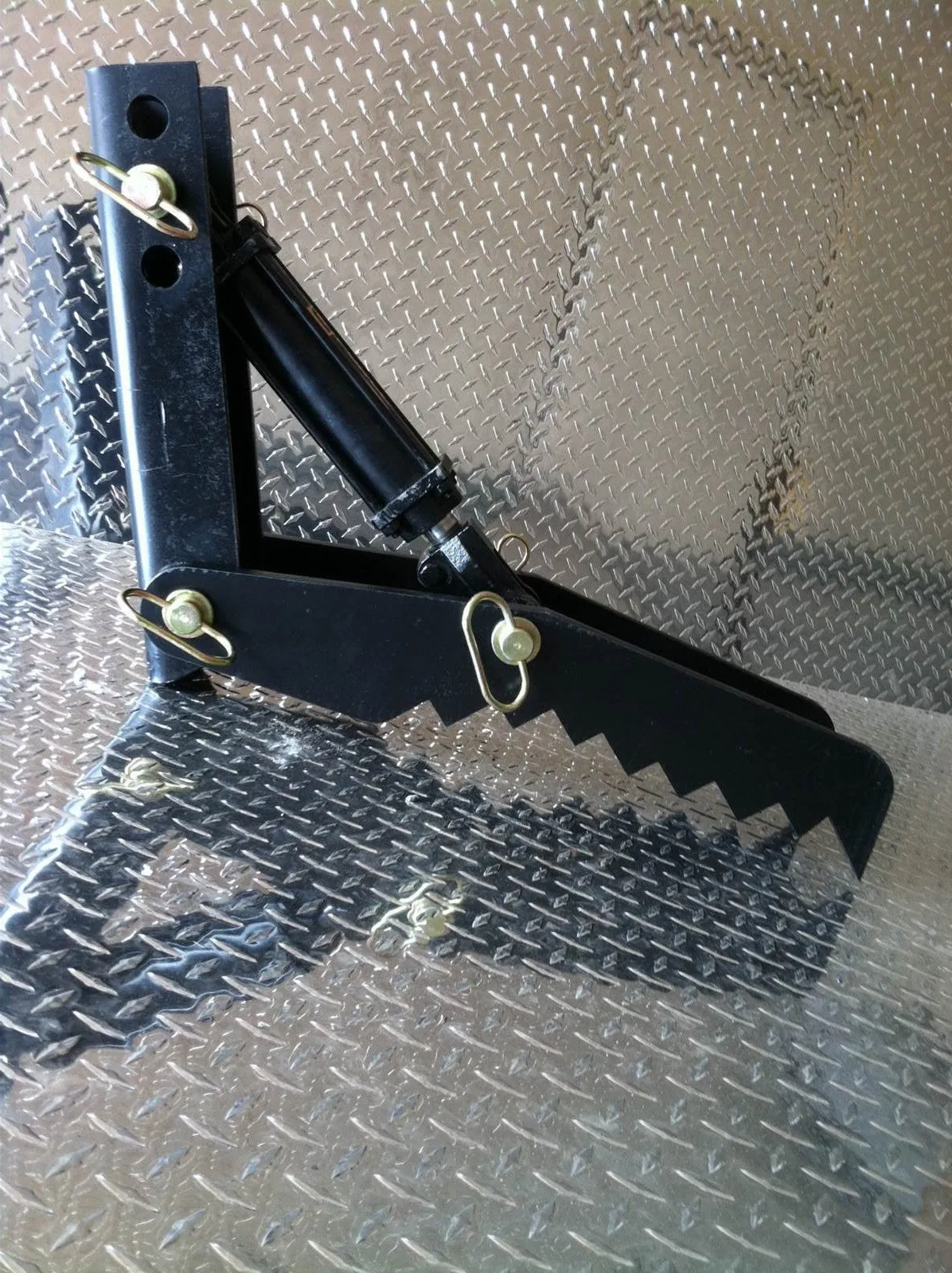 Basic Hydraulic Excavator Thumb Attachment | Backhoe Thumb Attachment