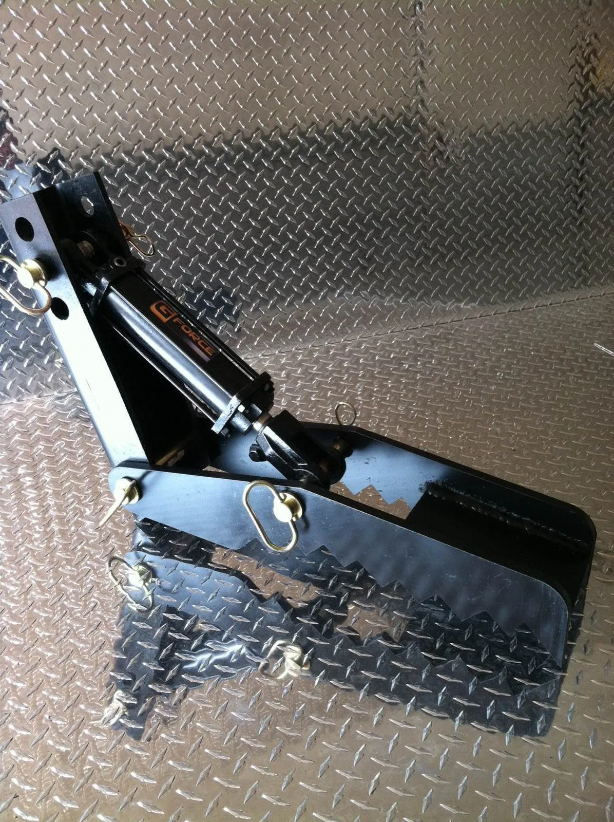 Basic Hydraulic Excavator Thumb Attachment | Backhoe Thumb Attachment