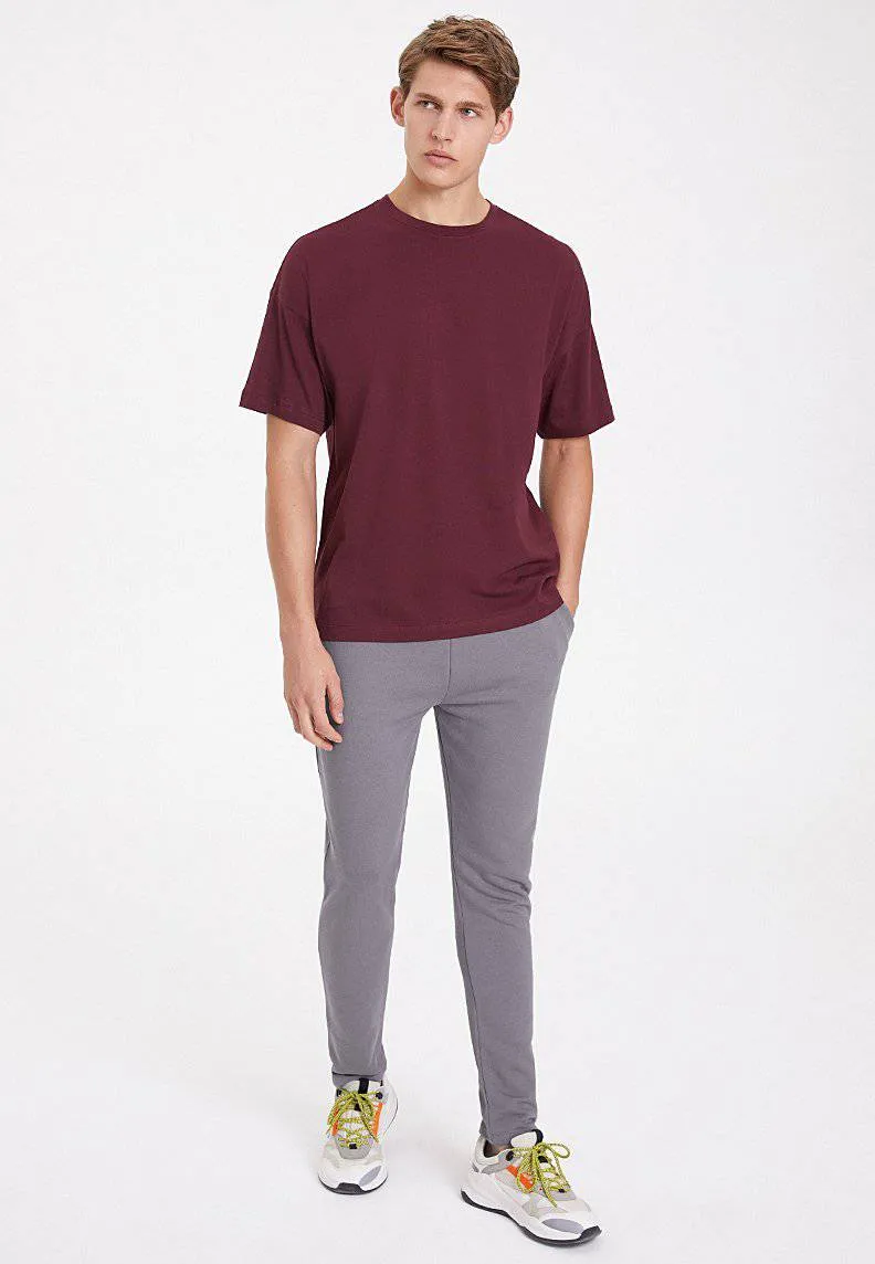 Bordo Bisiklet Yaka Pamuklu Oversize Erkek T-Shirt ESSENTIALS