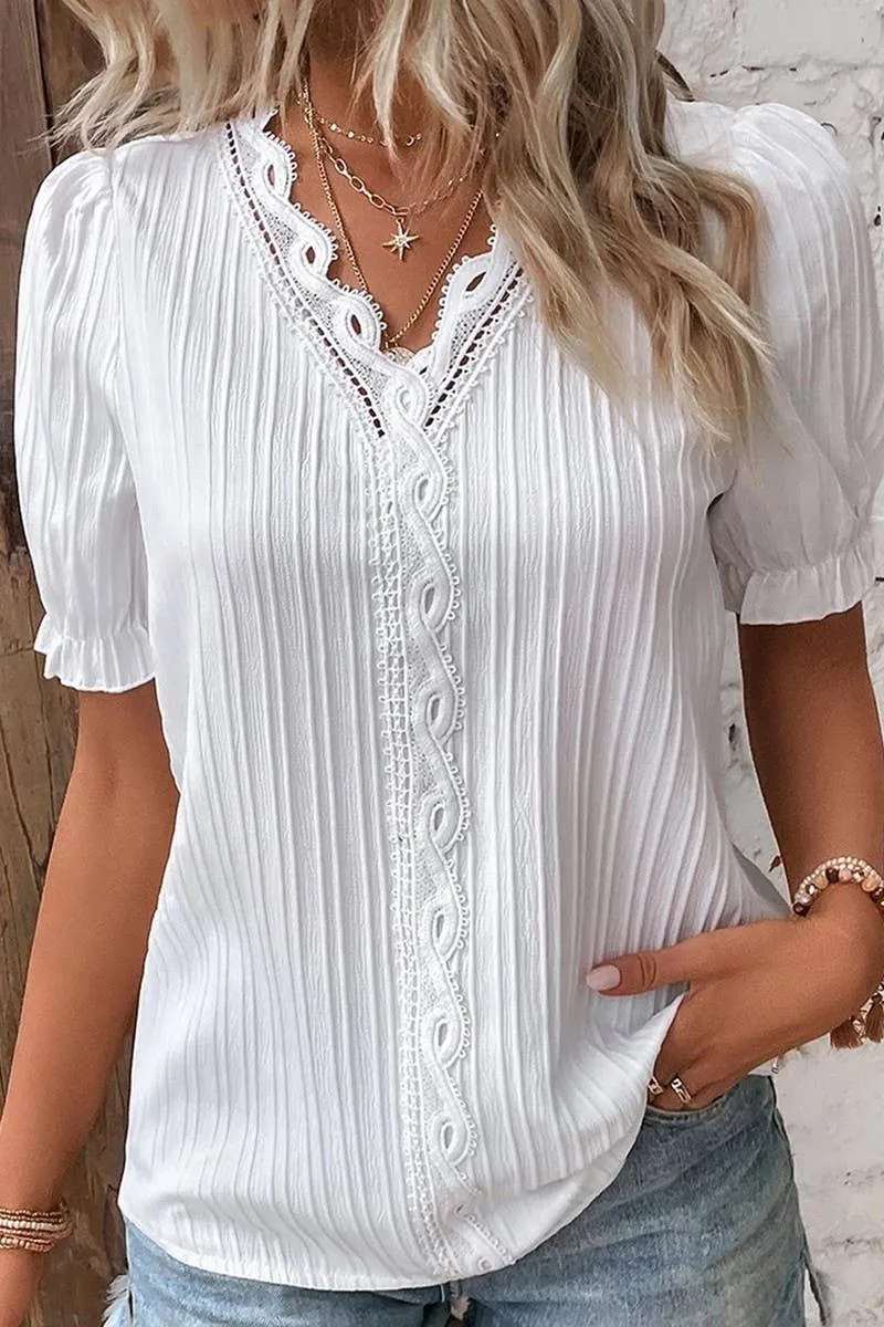 CWTBLS1468_SOLID COLOR V-NECK HOLLOW SHORT-SLEEVED SHIRT: APRICOT / (3XL) 1