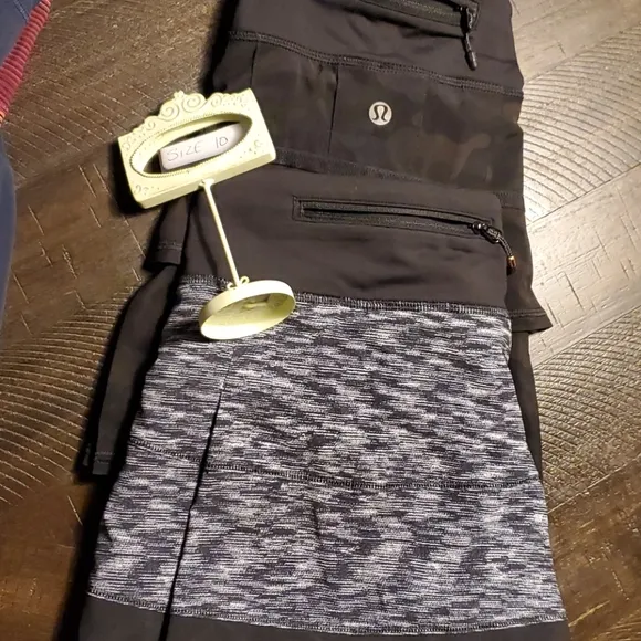 Lululemon. FLASH ( EA) $40. ( 6 hour sale