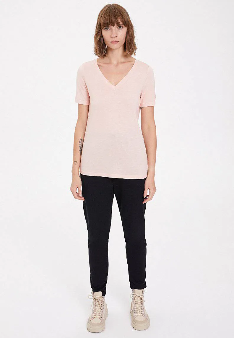 Pembe Basic V Yaka Viskon Regular Fit Kadın T-Shirt ESSENTIALS DEEP V-NECK