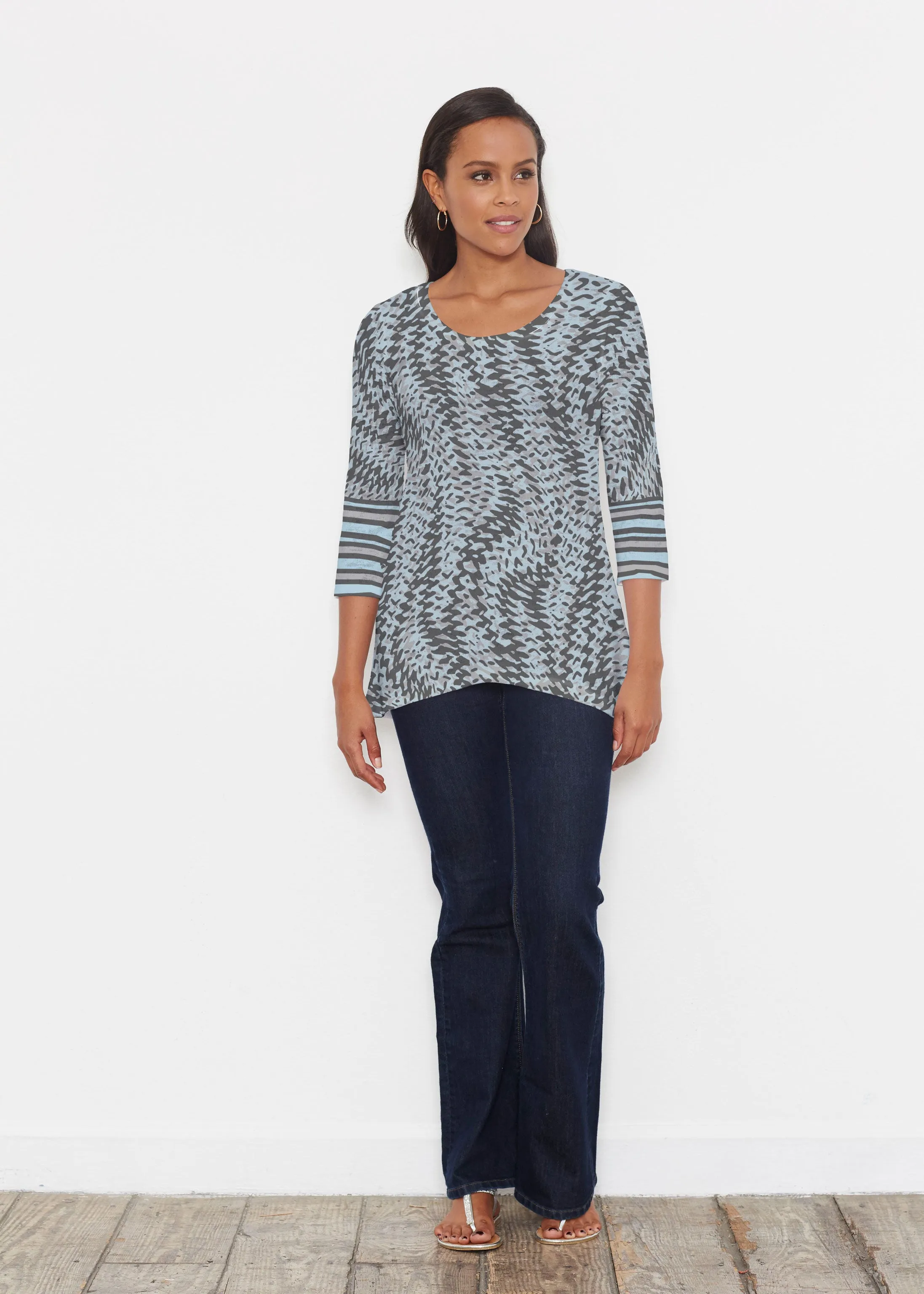Textured Tracks Black (7720) ~ Katherine Hi-Lo Thermal Tunic